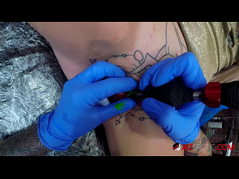 ❤️ Ekstreem tattooed hottie Sully Savage krige in tattoo op har klitoris Kwaliteitsporno op fy.classicmebel21.ru ❌❤